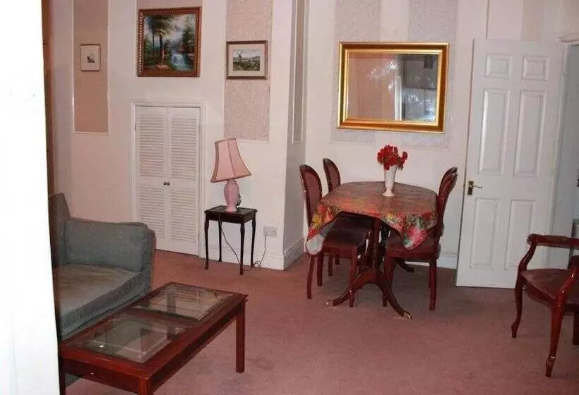 Kensington Court