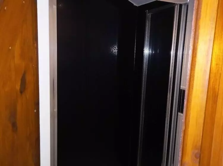 פנסיון Virginia Cottage Guest House