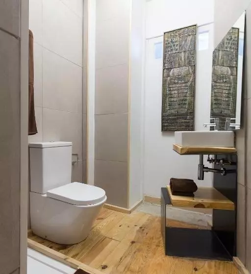 تختخواب و صبحانه Feel At Home Guest House