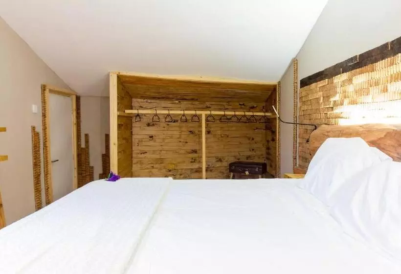 تختخواب و صبحانه Feel At Home Guest House