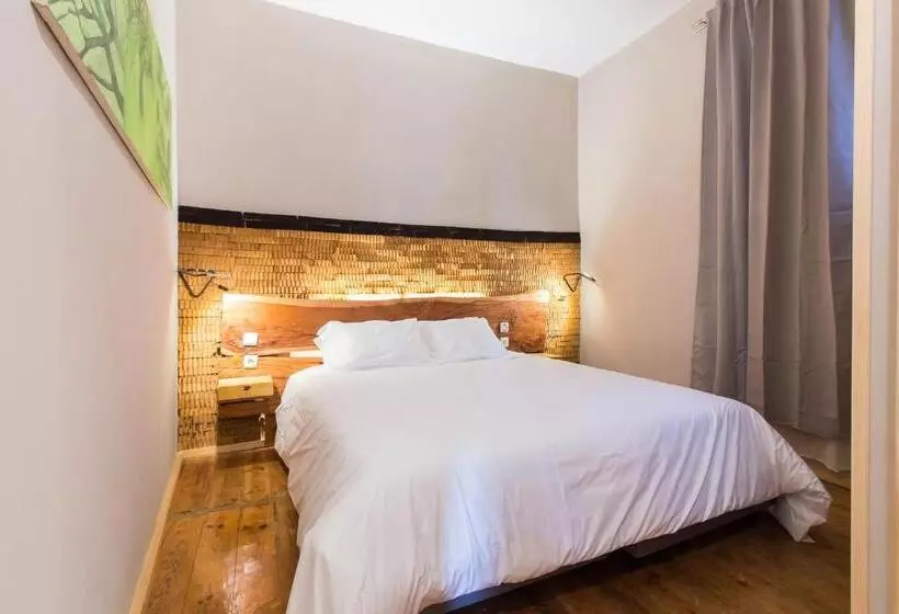 تختخواب و صبحانه Feel At Home Guest House