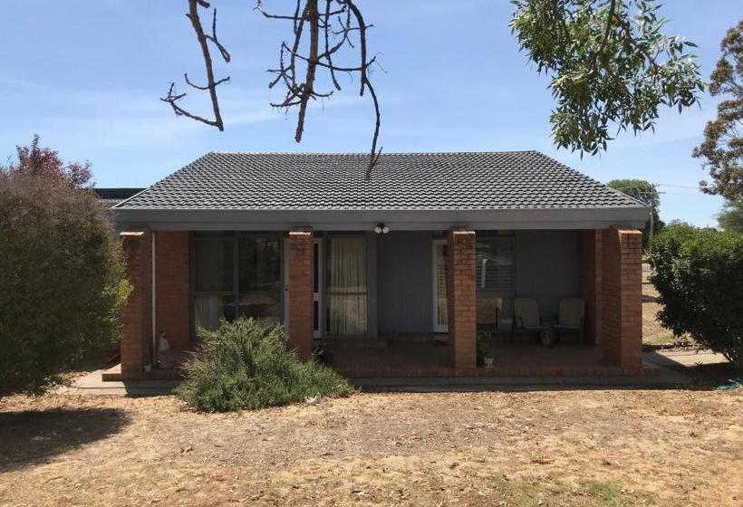 Dunolly Broadway B&b