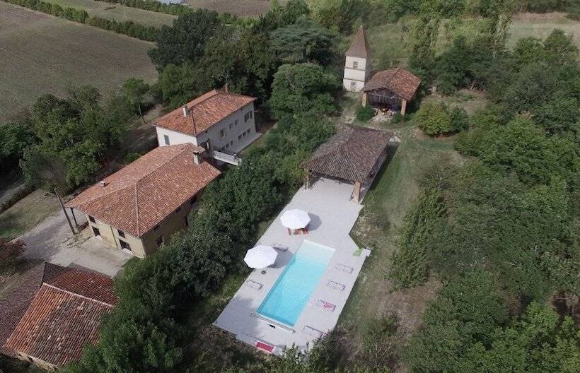 Отель L Ostalas