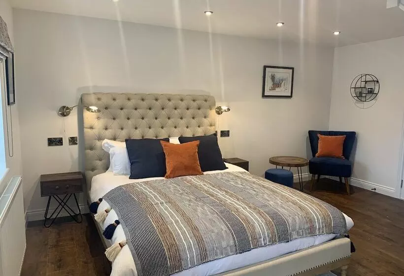 Upstairs At 33   Self Check In Boutique Accommodation In Worcester Centre