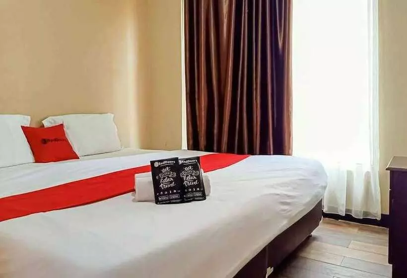 پانسیون Reddoorz @ Hotel Putri Gading Bengkulu