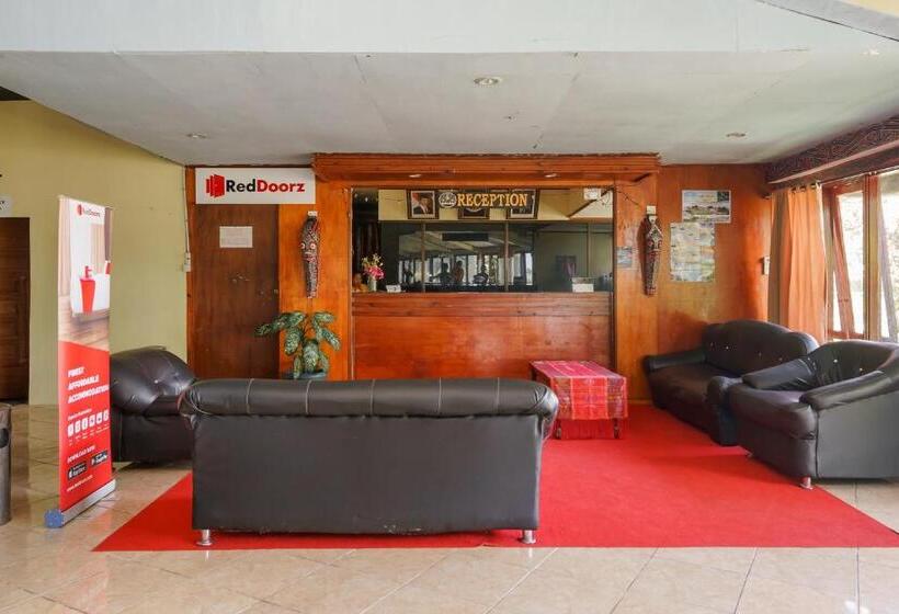 פנסיון Reddoorz @ Tuktuk Danau Toba