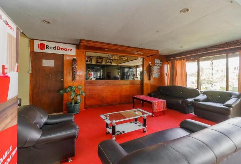 פנסיון Reddoorz @ Tuktuk Danau Toba