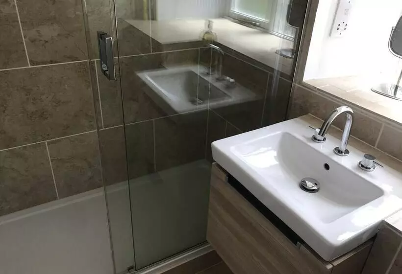 The Cottage, Lower St, West Chinnock