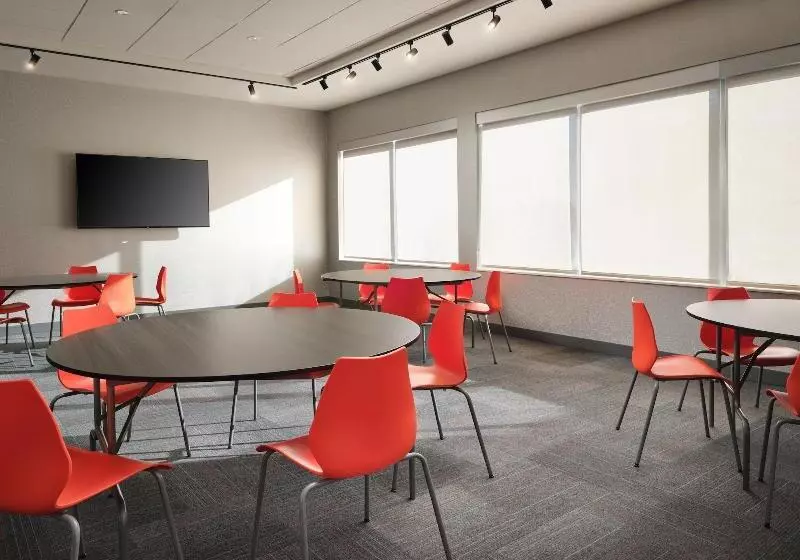 ホテル Aloft Knoxville West