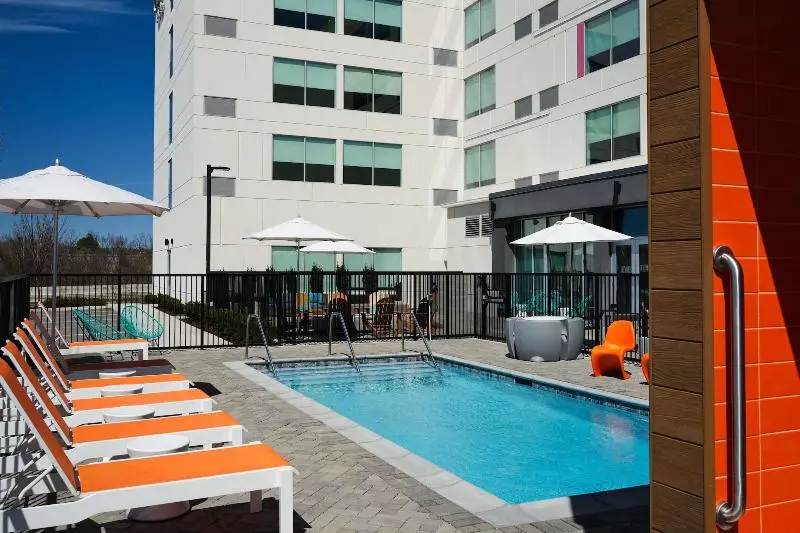 ホテル Aloft Knoxville West