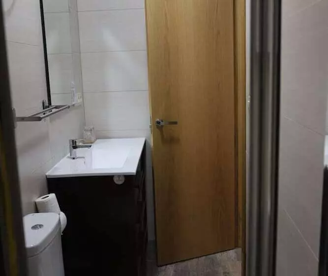 Hotelli Hospedium Dlj Hostal Temático Desde La Judería