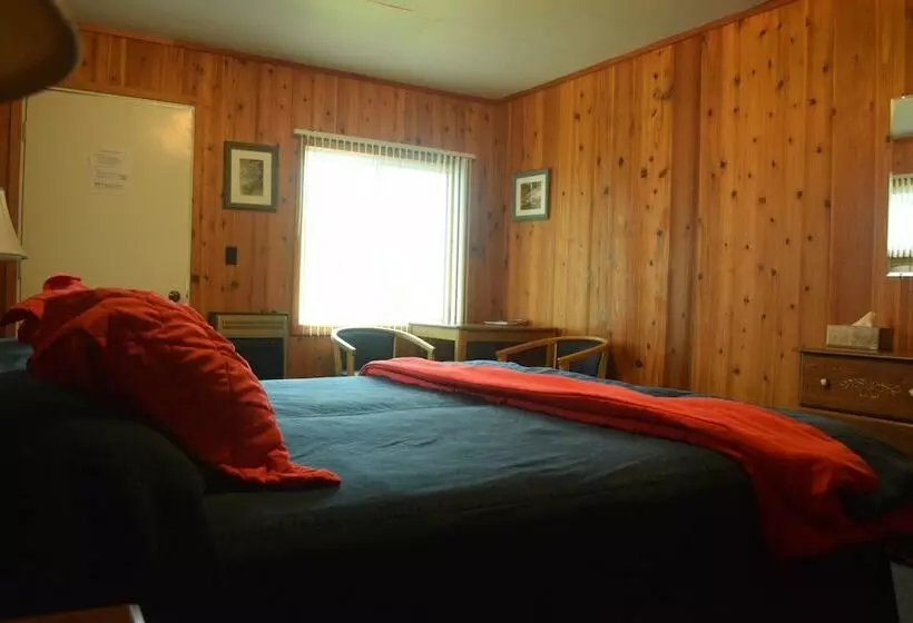 هتل Zachar Bay Lodge Inc