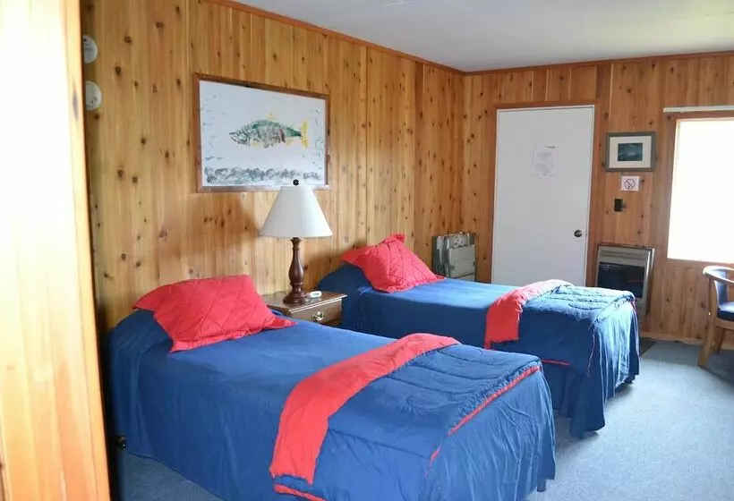 هتل Zachar Bay Lodge Inc