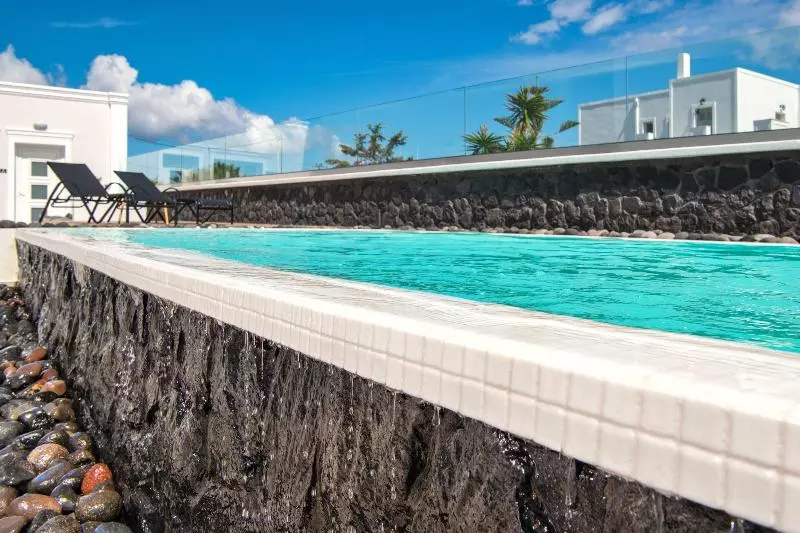 Majatalo Abasa Suites