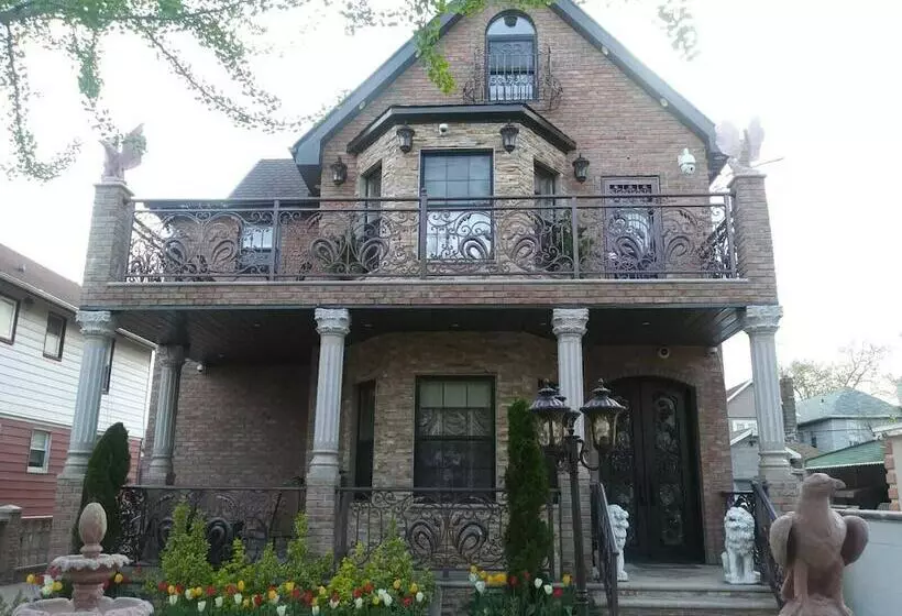 ペンション East 42nd Mansion