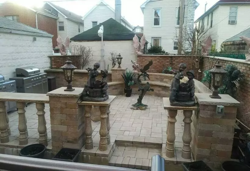 ペンション East 42nd Mansion