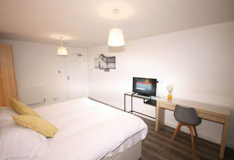 Majatalo Parfett Guest House