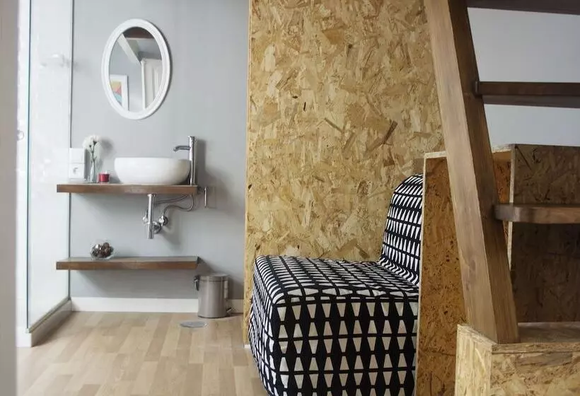 هاستل Watermark Surf House