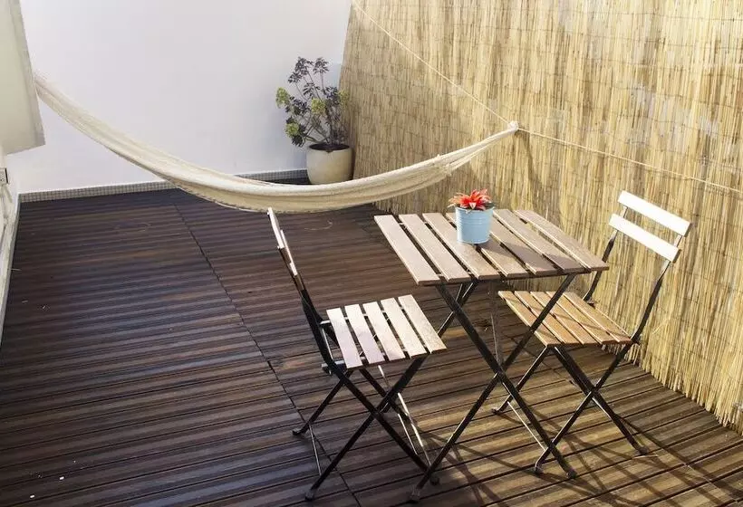هاستل Watermark Surf House