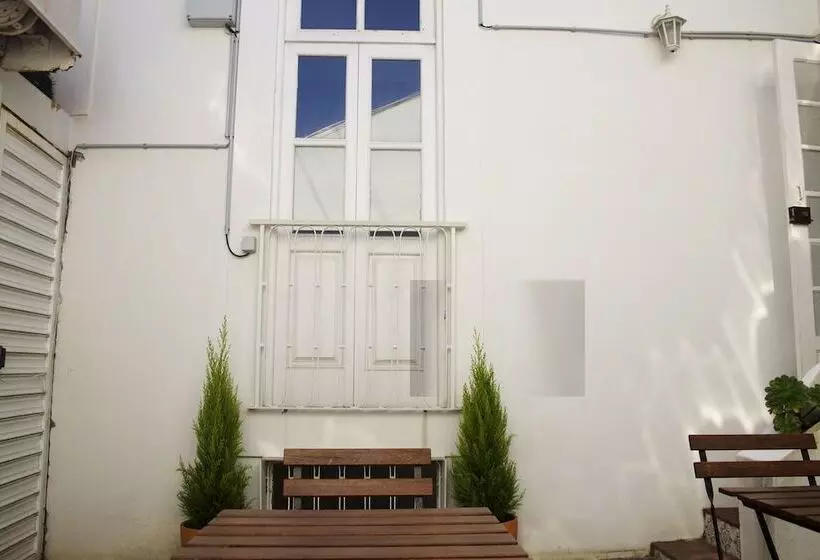 هاستل Watermark Surf House