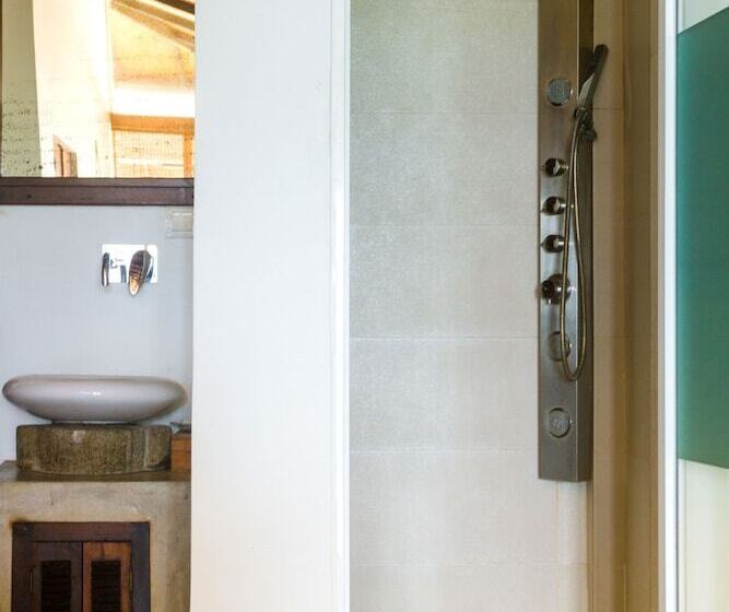 تختخواب و صبحانه Lucky Tuna