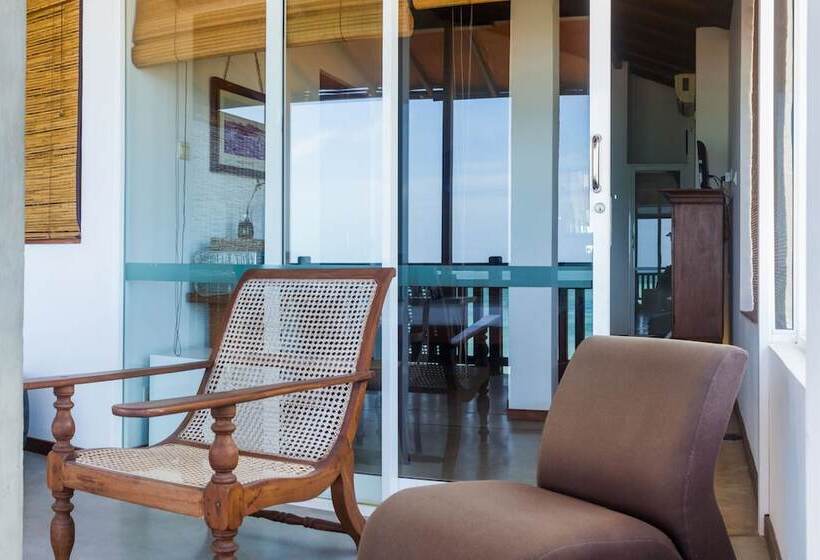 تختخواب و صبحانه Lucky Tuna