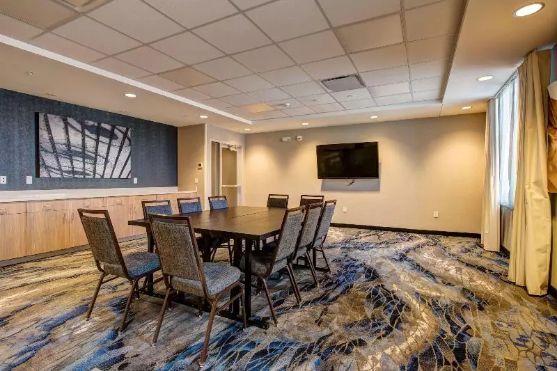 Hotelli Fairfield Inn & Suites Minneapolis North