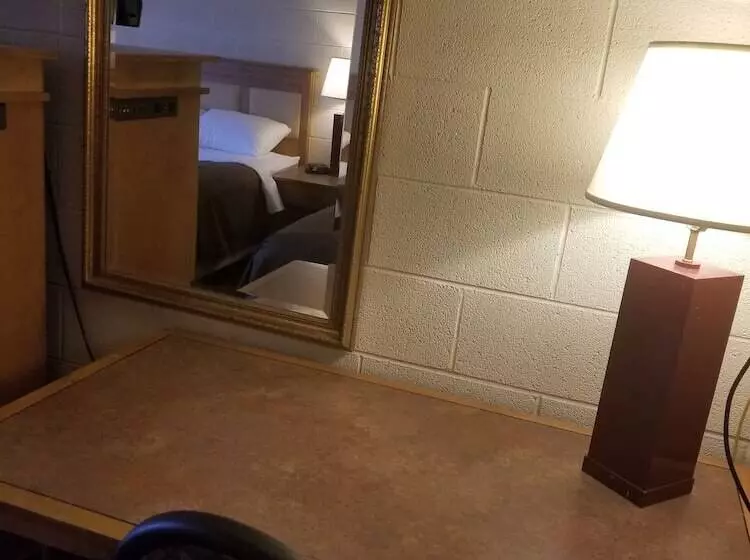 Hotel First Interstate Inn