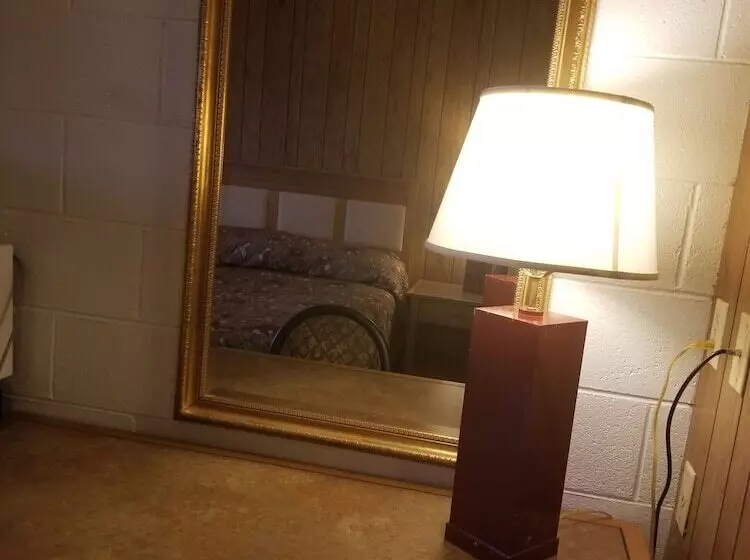 Hotel First Interstate Inn