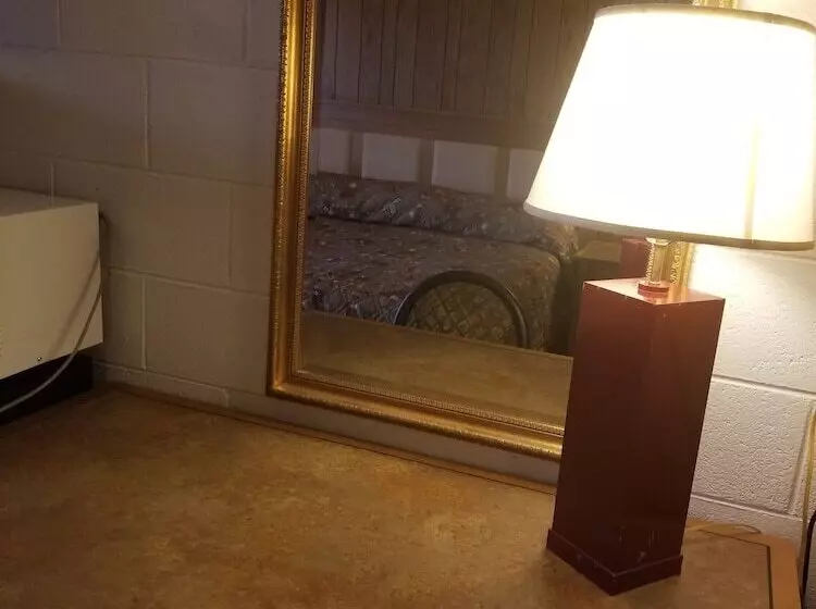 Hotel First Interstate Inn