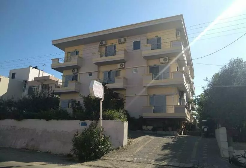 هتل Pyrgos