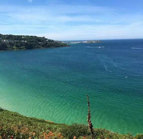 تختخواب و صبحانه Coast Accommodation