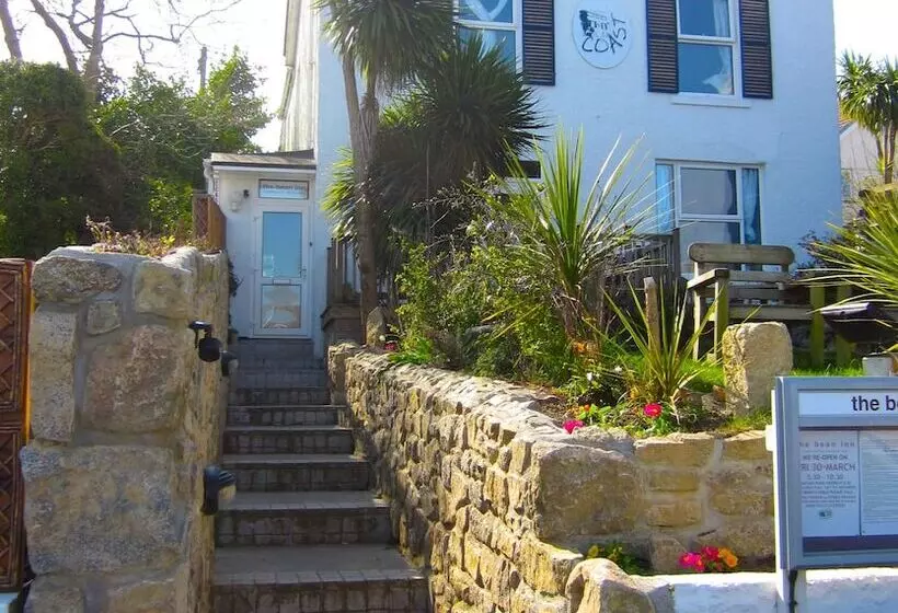 تختخواب و صبحانه Coast Accommodation