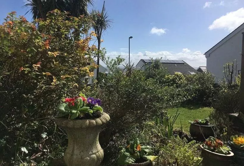 تختخواب و صبحانه Coast Accommodation