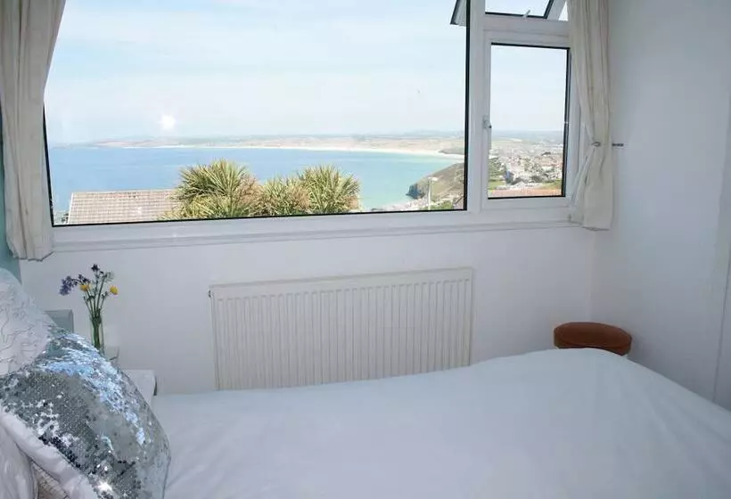 تختخواب و صبحانه Coast Accommodation