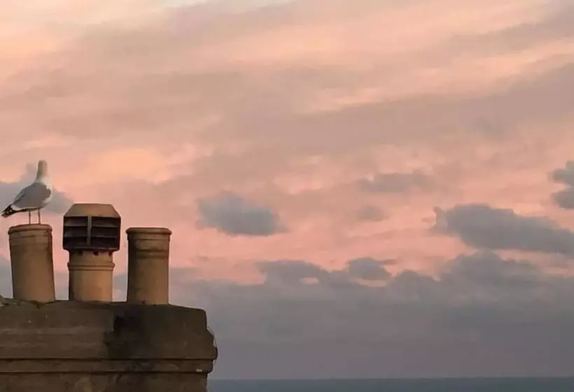 تختخواب و صبحانه Coast Accommodation