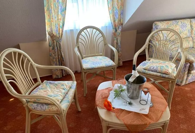 Hotel & Restaurant Mainaublick