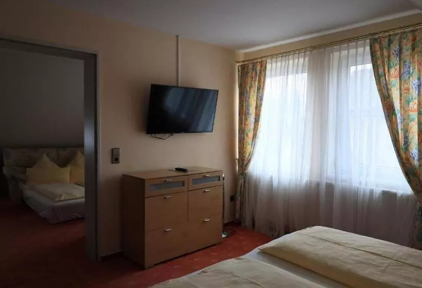 Hotel & Restaurant Mainaublick