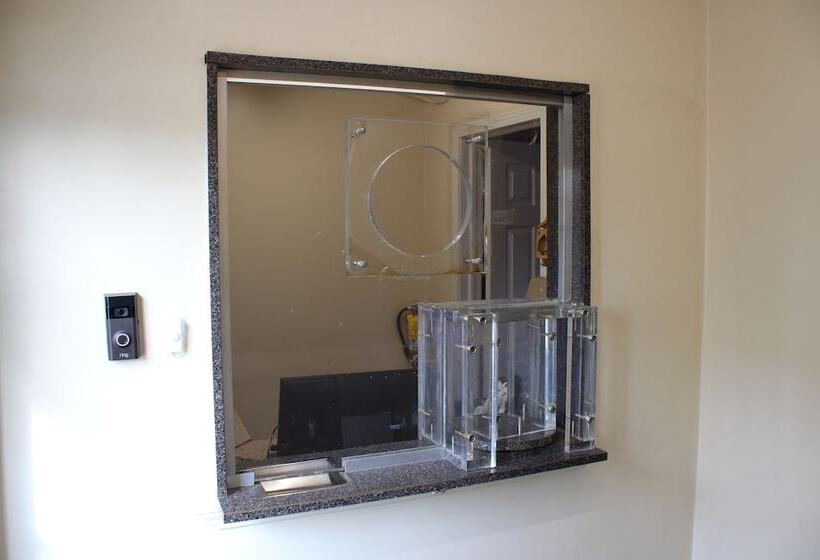 فندق Royal Budget Inn