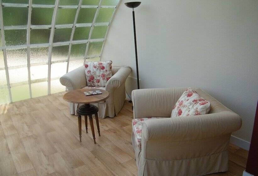 مبيت وإفطار Chambres D Hotes Chateau De Damigny