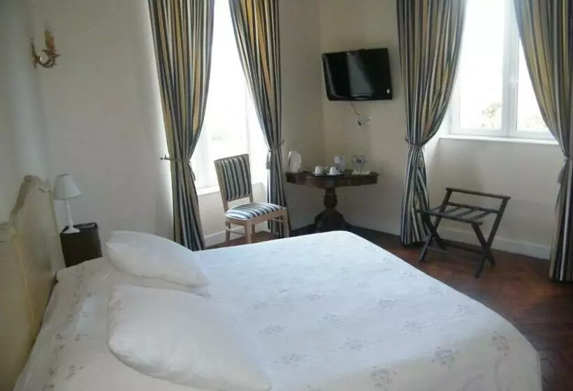 Aamiaismajoitus (B&B) Chambres D Hotes Chateau De Damigny