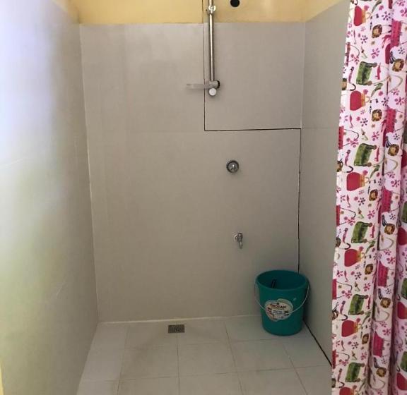 Hostel Commodore’s Inn