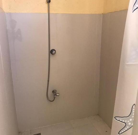 Hostel Commodore’s Inn