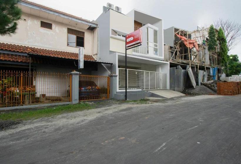 Hotel Oyo 3510 Borobudur Townhouse