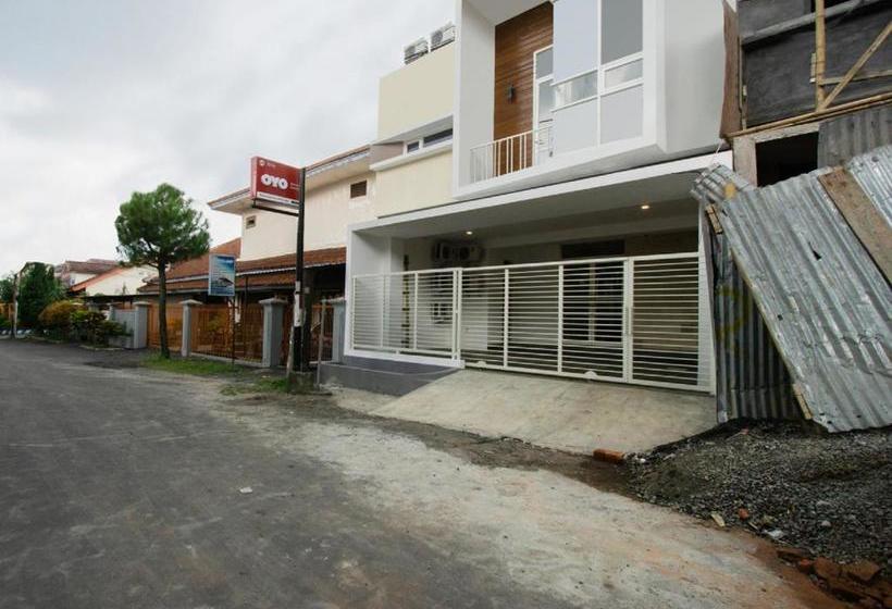 Hotel Oyo 3510 Borobudur Townhouse