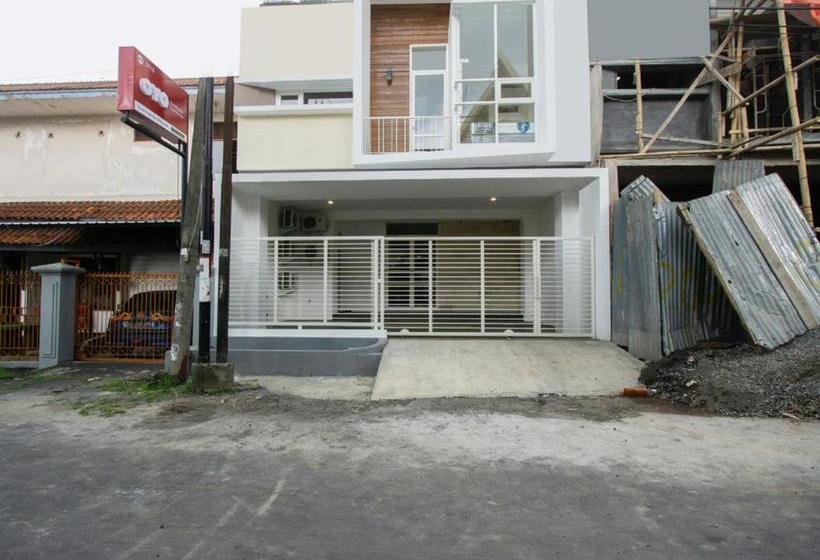 Hotel Oyo 3510 Borobudur Townhouse