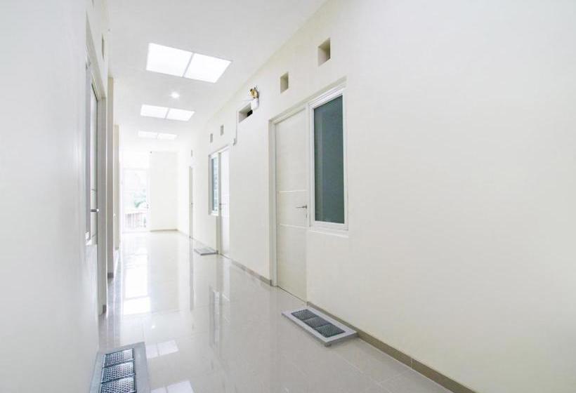 Hotel Oyo 3510 Borobudur Townhouse