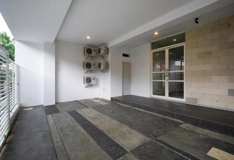 Hotel Oyo 3510 Borobudur Townhouse