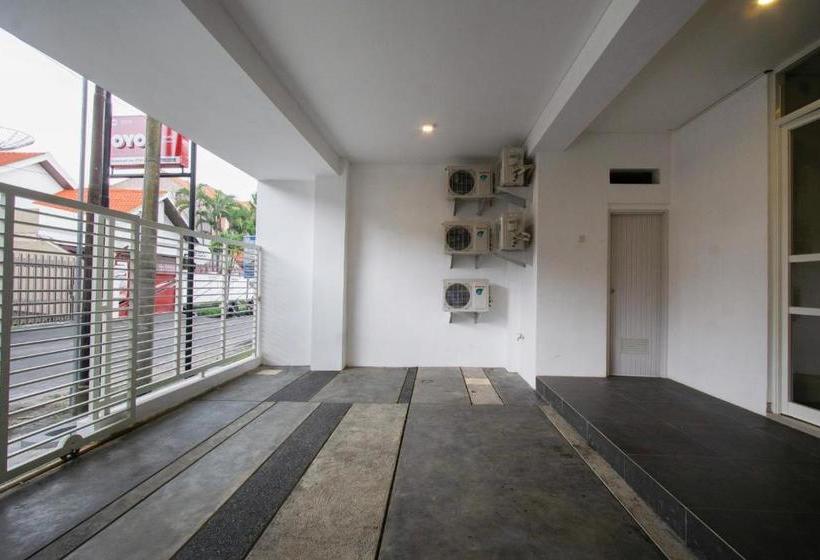 Hotel Oyo 3510 Borobudur Townhouse