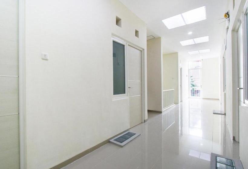 Hotel Oyo 3510 Borobudur Townhouse